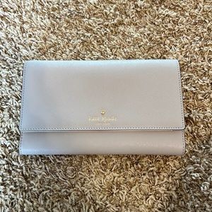 Kate Spade Passport Holder Wallet, barely used, light grey, great for travel!